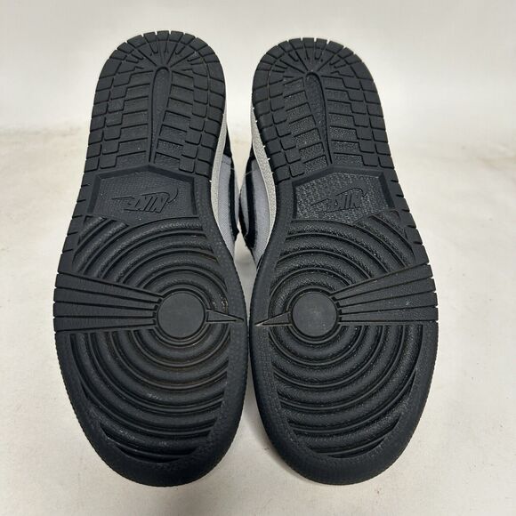 Nike Shoes Air Jordan 1 Retro High GS “Wolf Grey” 2024 - Picture 7 of 8